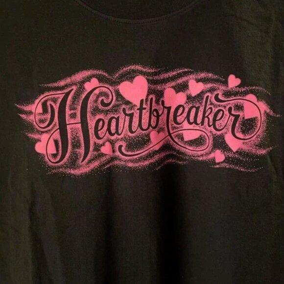 BNWT URBAN OUTFITTERS men's black & pink "heartbreaker" Graphic Tee - S/M - Picture 3 of 3